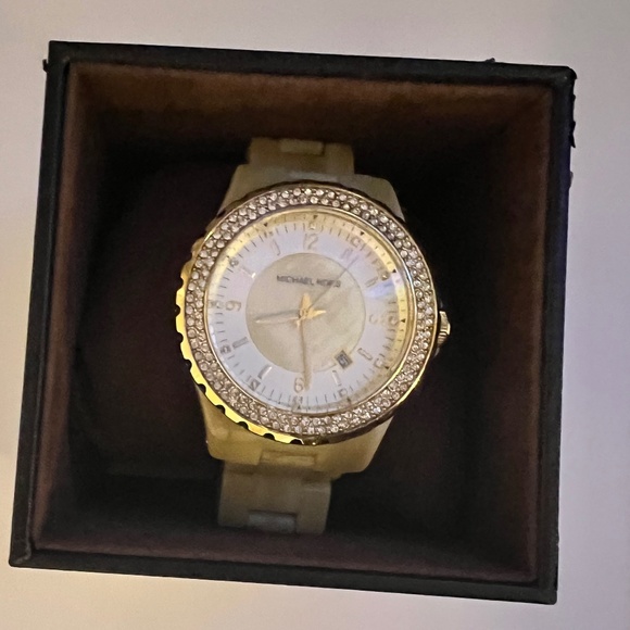 Michael Kors tortoise shell watch - Picture 1 of 4